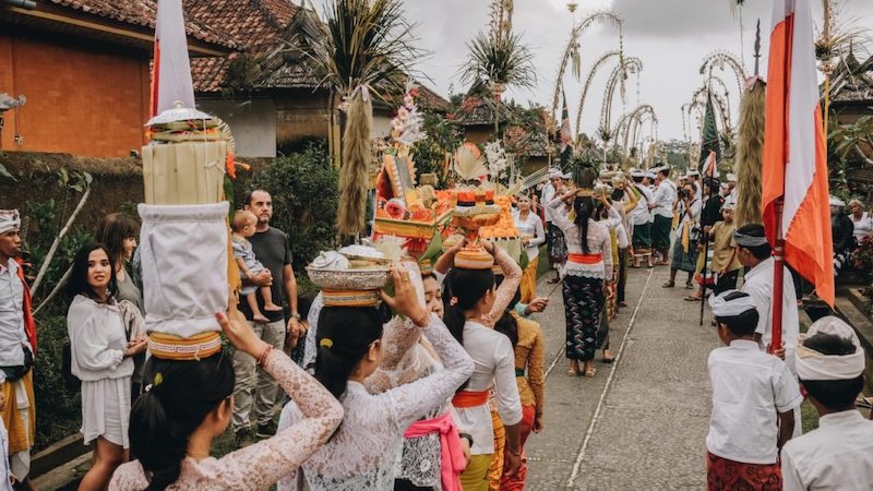 Pengertian Cultural Lag, Dampak, dan Contohnya